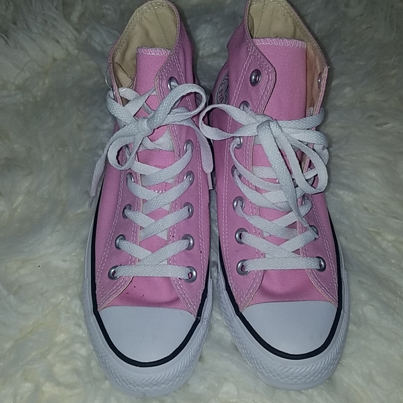 Pink converse size 7 NWT high tops - Picture 2 of 4